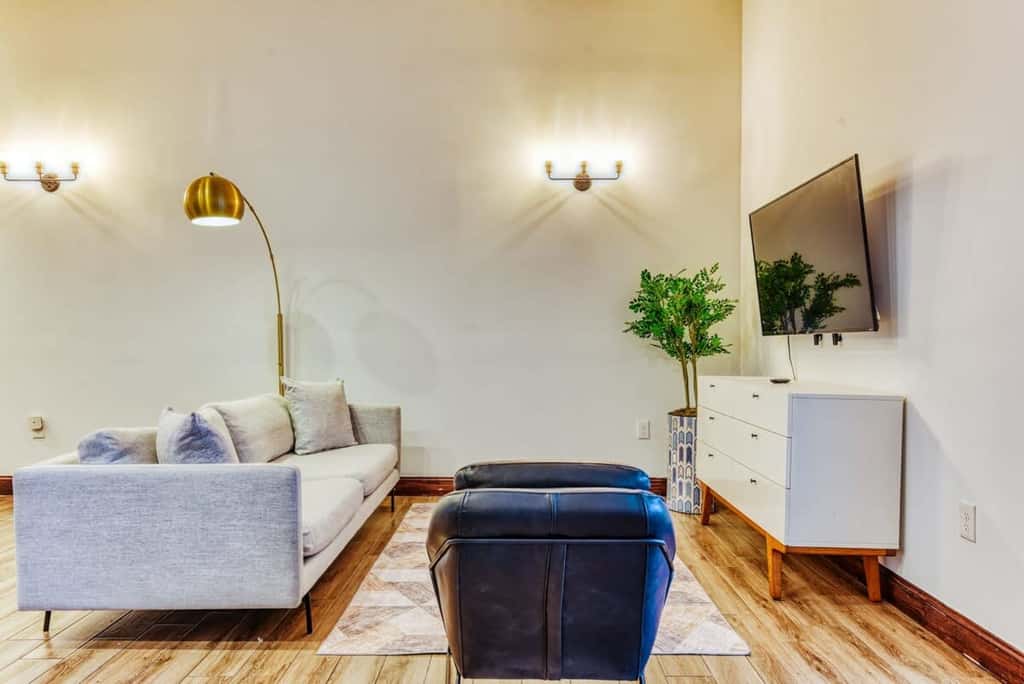 Sosuite | 2BR Apt w W/D, Gym, On-Site Restaurant