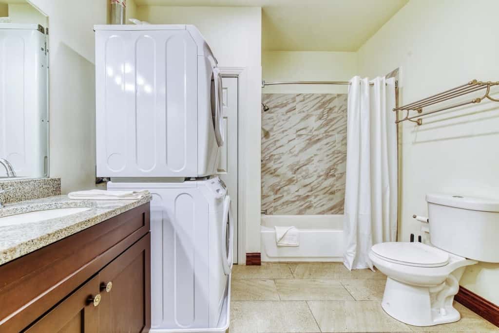 Sosuite | 2BR Apt w W/D, Gym, On-Site Restaurant