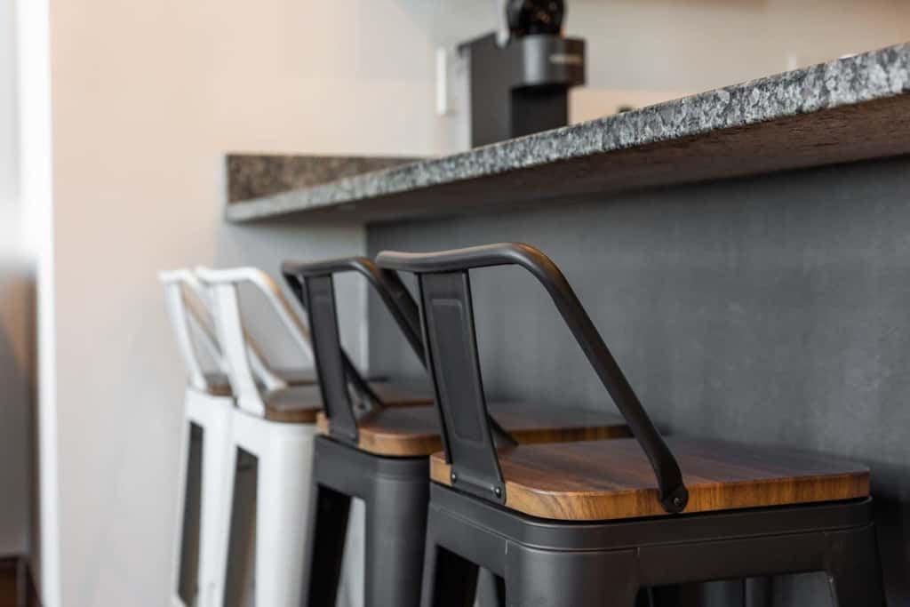 Sosuite | 3BR Apt w Balcony, W/D, Gym, On-Site Bar