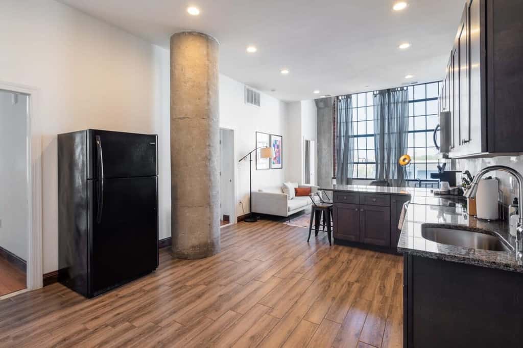 Sosuite | 3BR Apt w Balcony, W/D, Gym, On-Site Bar