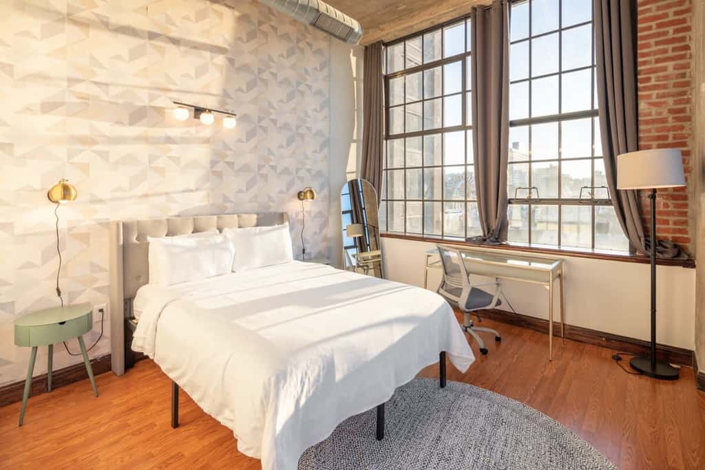 Sosuite | 3BR Apt w Balcony, W/D, Gym, On-Site Bar