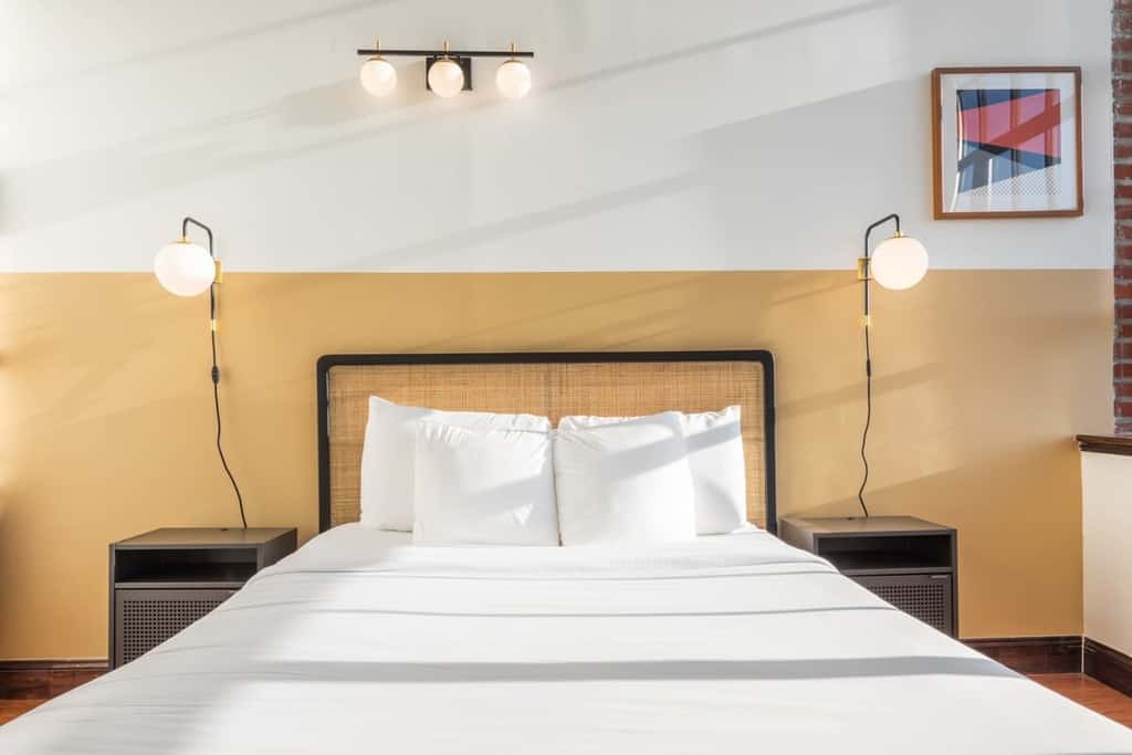 Sosuite | 3BR Apt w Balcony, W/D, Gym, On-Site Bar