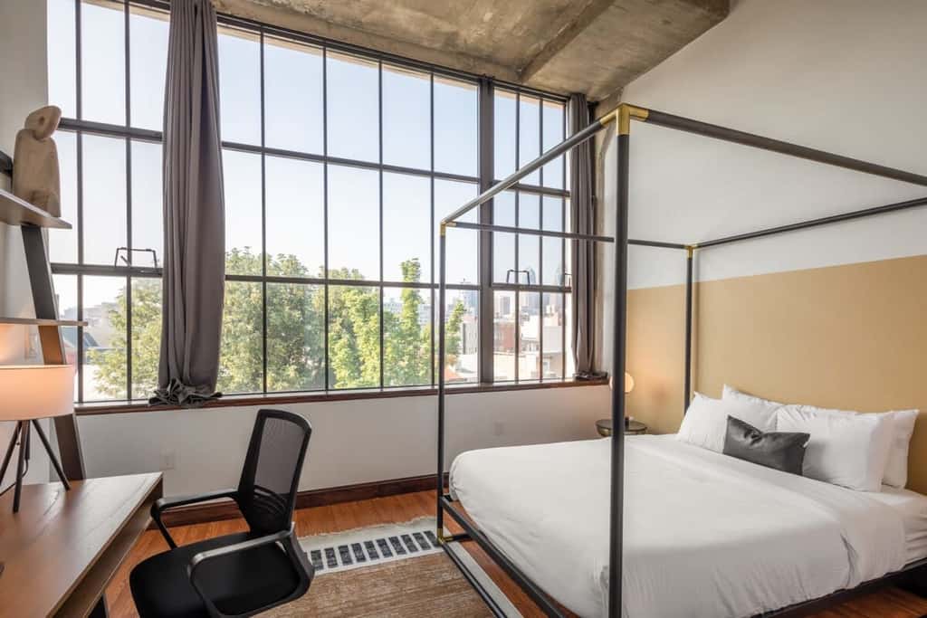 Sosuite | 2BR Apt w Balcony, W/D, Gym, On-Site Bar