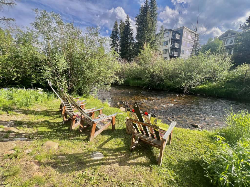 Beautiful Riverfront 2BR - Hi Country Haus 12-1