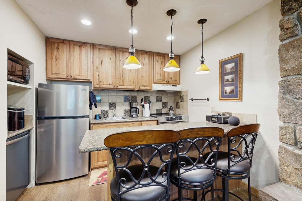 Beautiful Riverfront 2BR - Hi Country Haus 12-1