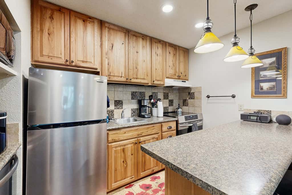 Beautiful Riverfront 2BR - Hi Country Haus 12-1