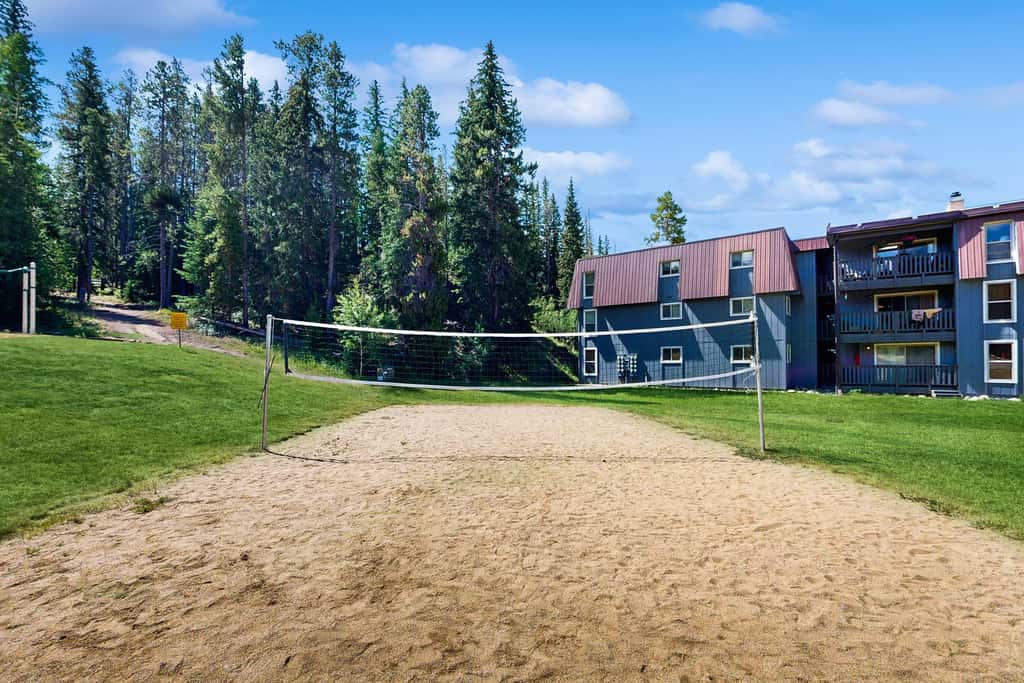 Beautiful Riverfront 2BR - Hi Country Haus 12-1