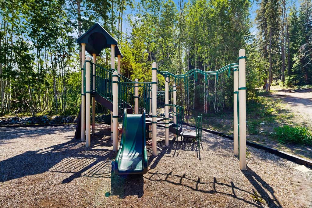 Beautiful Riverfront 2BR - Hi Country Haus 12-1