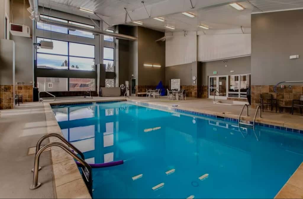 Beautiful Riverfront 2BR - Hi Country Haus 12-1