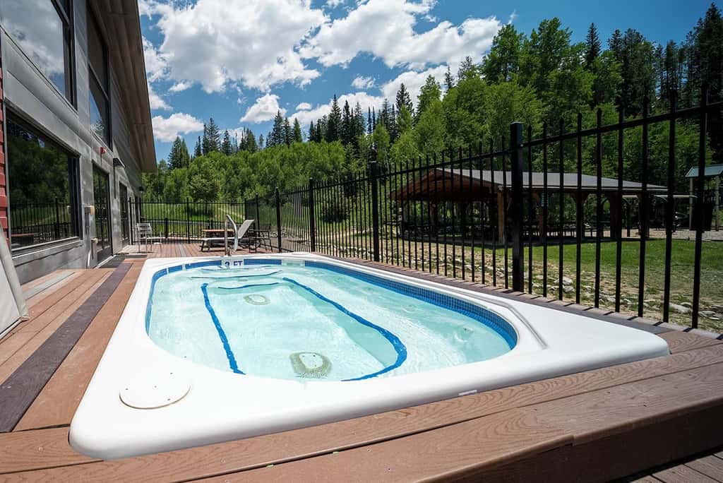 Beautiful Riverfront 2BR - Hi Country Haus 12-1