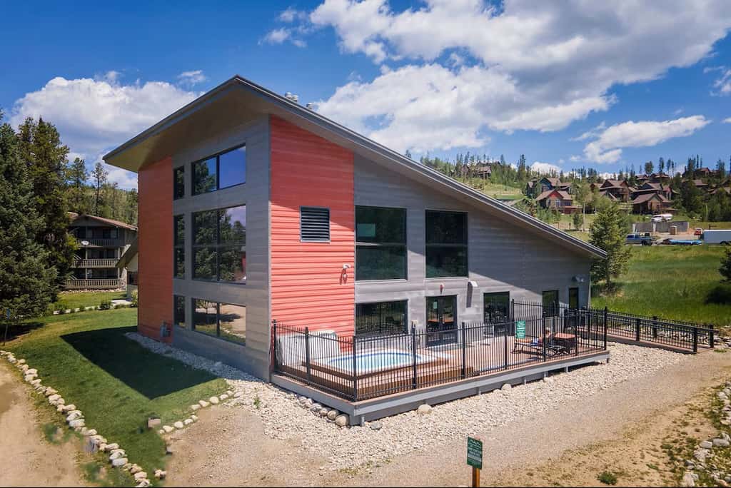 Beautiful Riverfront 2BR - Hi Country Haus 12-1