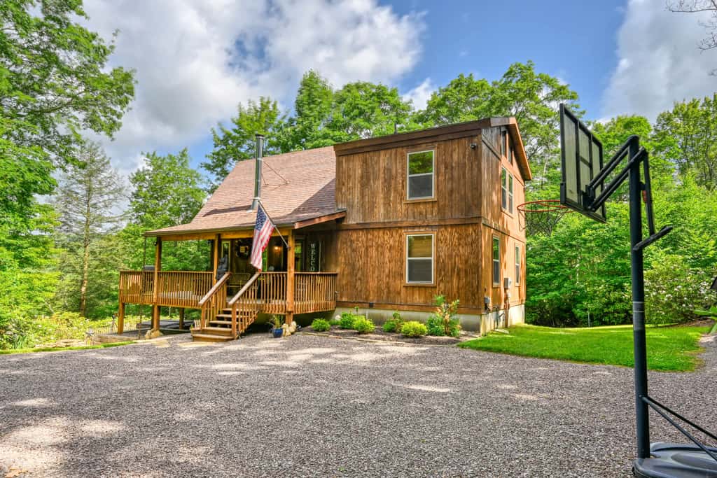 Charming 4BR Cabin - HOT TUB - Mountain View