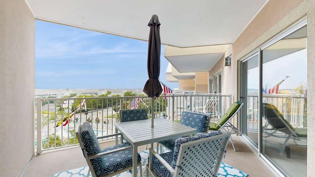 Spacious top-floor beach retreat with pool, fireplace & steps to Northside Park & beach