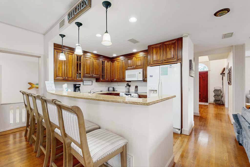 Spacious 3 Bedroom Waterfront Home with Private Pool and in Port Charlotte