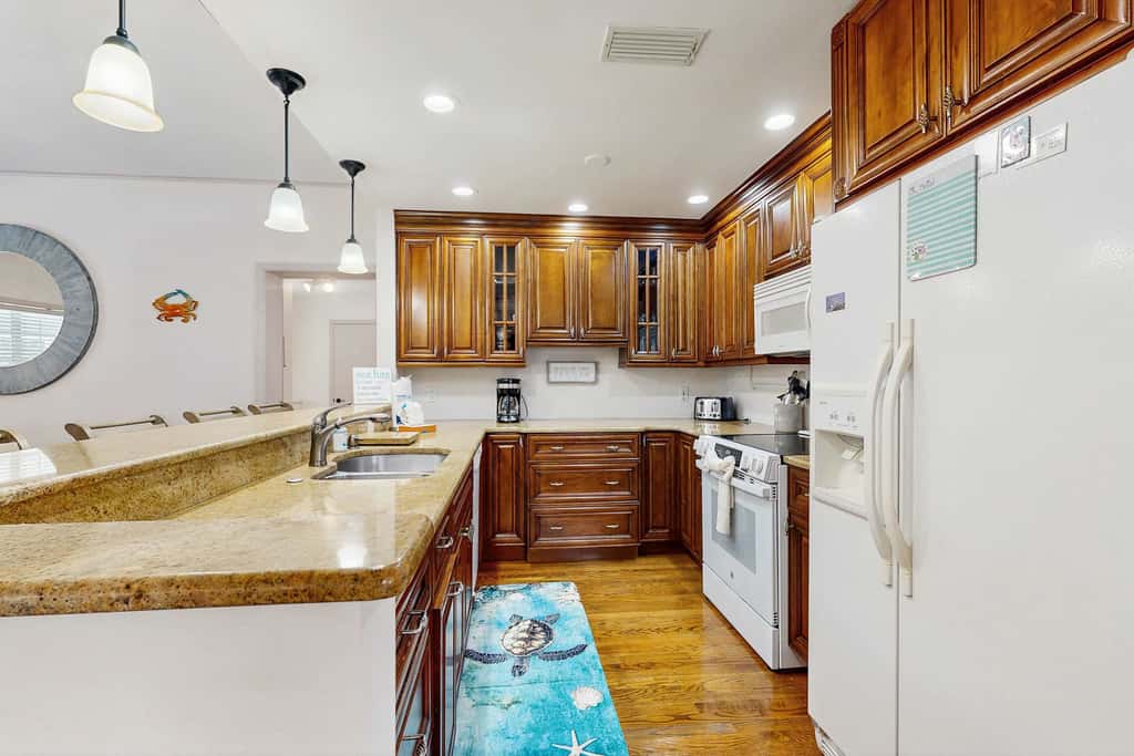 Spacious 3 Bedroom Waterfront Home with Private Pool and in Port Charlotte