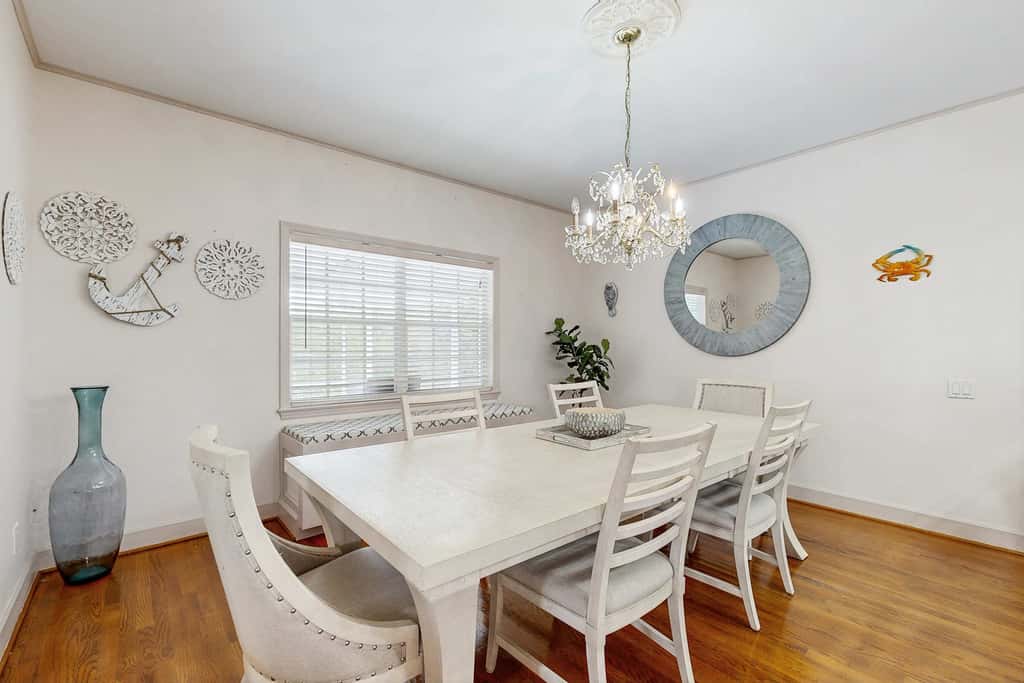 Spacious 3 Bedroom Waterfront Home with Private Pool and in Port Charlotte
