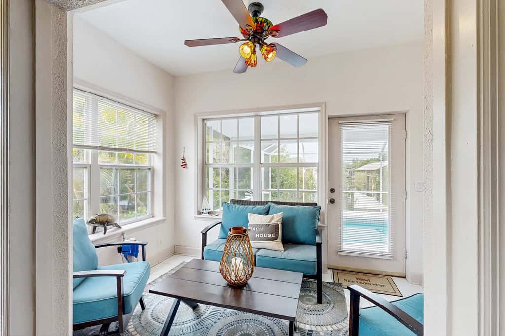 Spacious 3 Bedroom Waterfront Home with Private Pool and in Port Charlotte