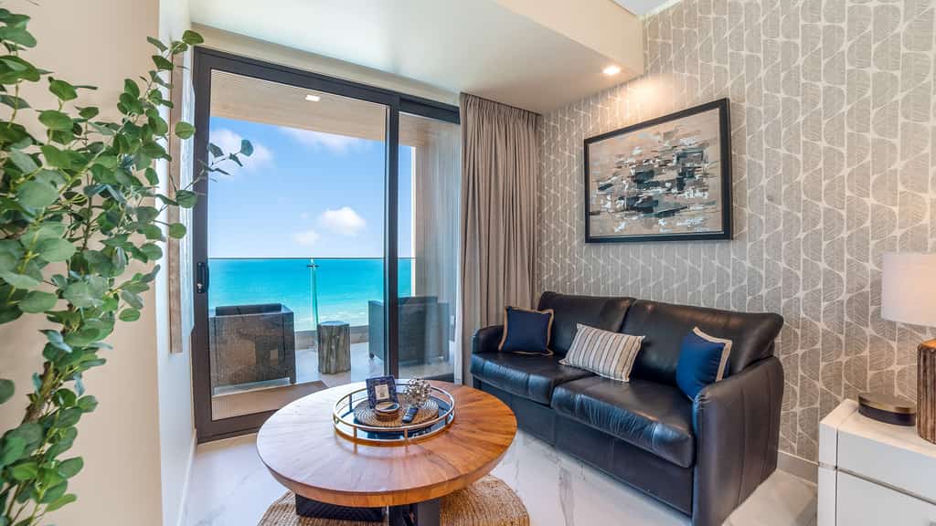 10th-floor studio in Encantame Soleil with a king bed for 2.