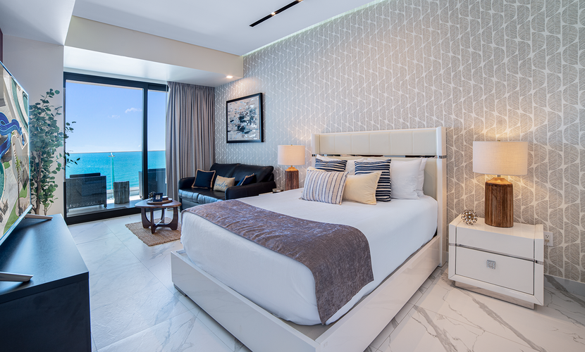 10th-floor studio in Encantame Soleil with a king bed for 2.