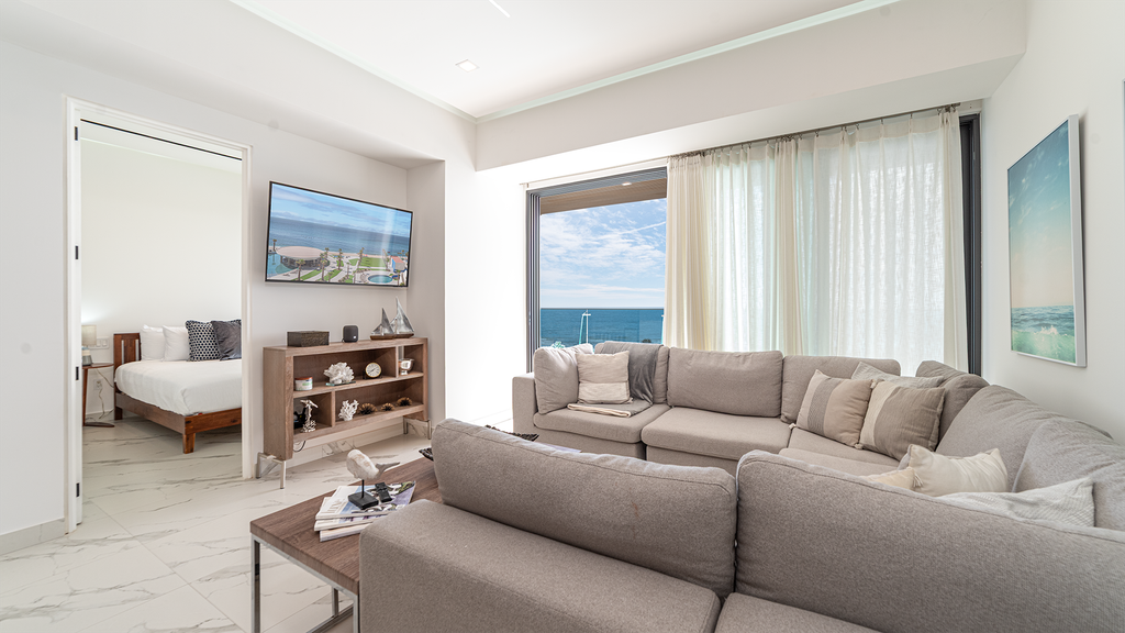 R401 Encantame Soleil – Stunning 3BR Condo with Beachside Views and Spacious Balcony