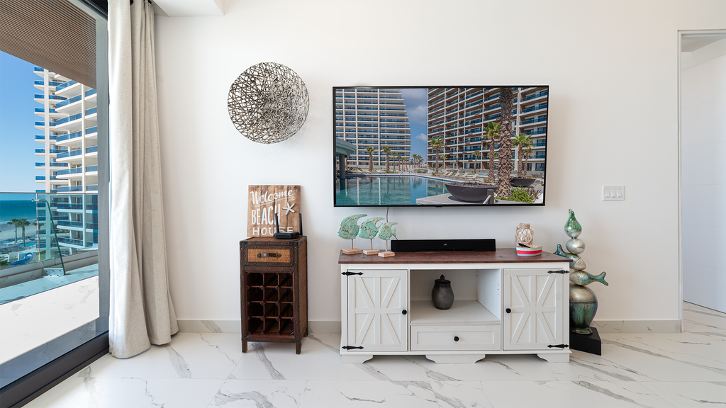 R502 Stylish Oceanfront 1BR Condo at Encantame Soleil