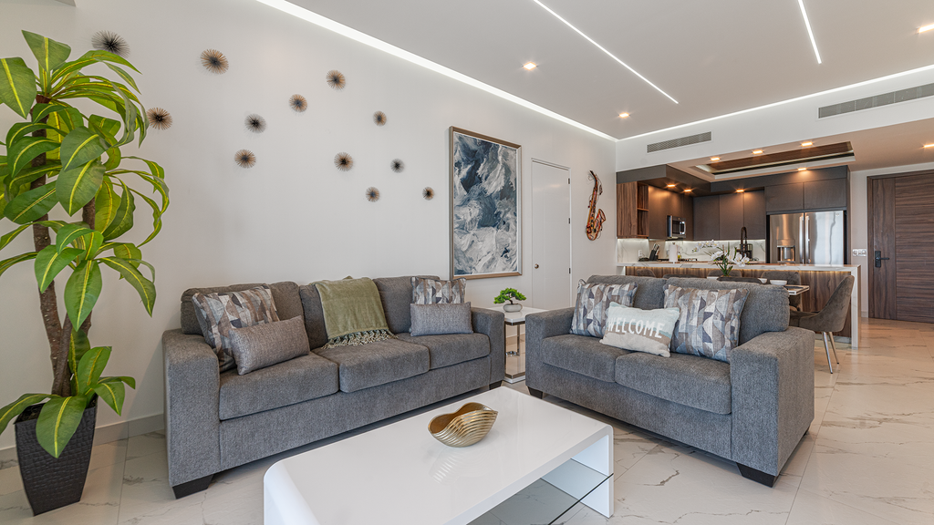 Stunning 2 bedroom High Floor Retreat at Encantame Soleil!