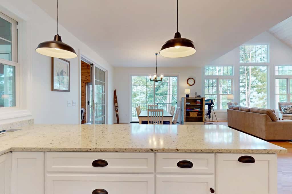 Lakefront Luxury, Dock, Game Room & Screened Porch