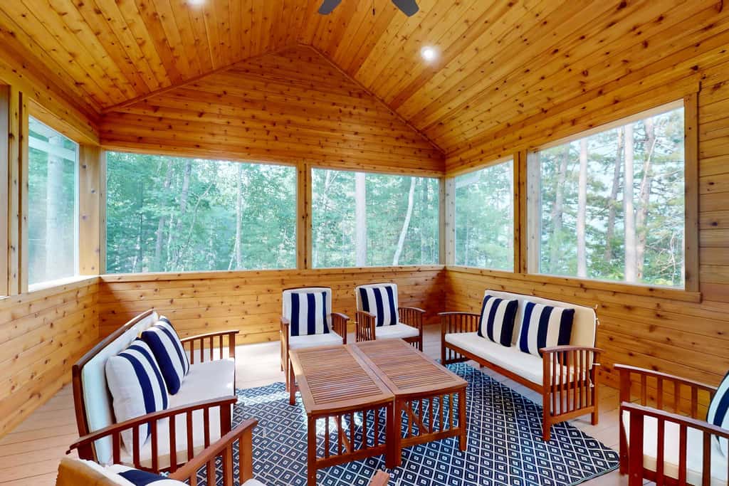 Lakefront Luxury, Dock, Game Room & Screened Porch