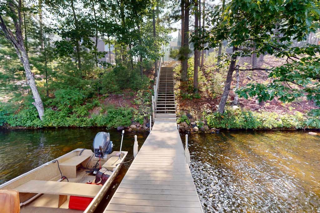 Lakefront Luxury, Dock, Game Room & Screened Porch