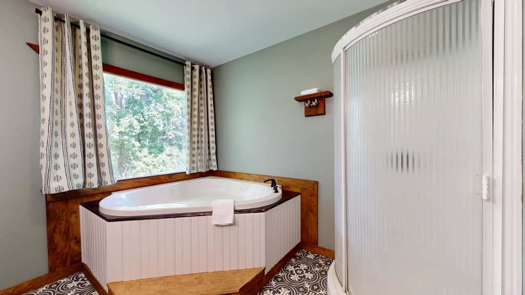Great for gatherings, hot tub, sauna, gas grill, firepit, gameroom, outdoor seating