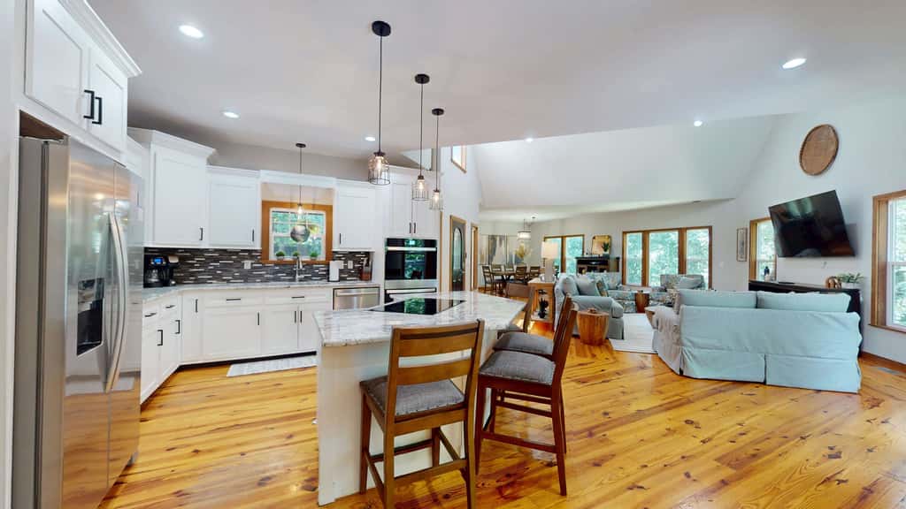Great for gatherings, hot tub, sauna, gas grill, firepit, gameroom, outdoor seating
