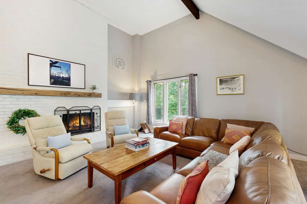 Quechee Club Condo:  Newly updated, golf, tennis, pools, gym, hiking & more