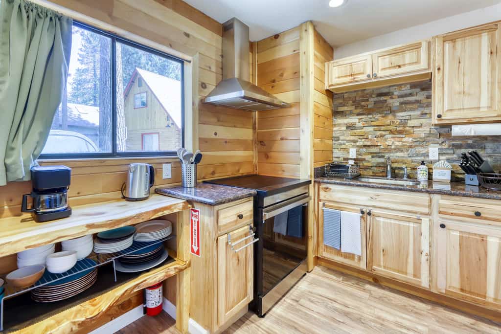 Pine Trail Cabin