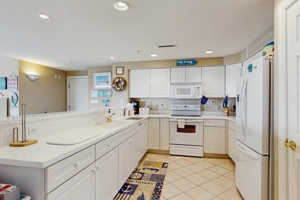 Sunset Pointe Retreat with Pool, Balcony & Prime Midtown Location