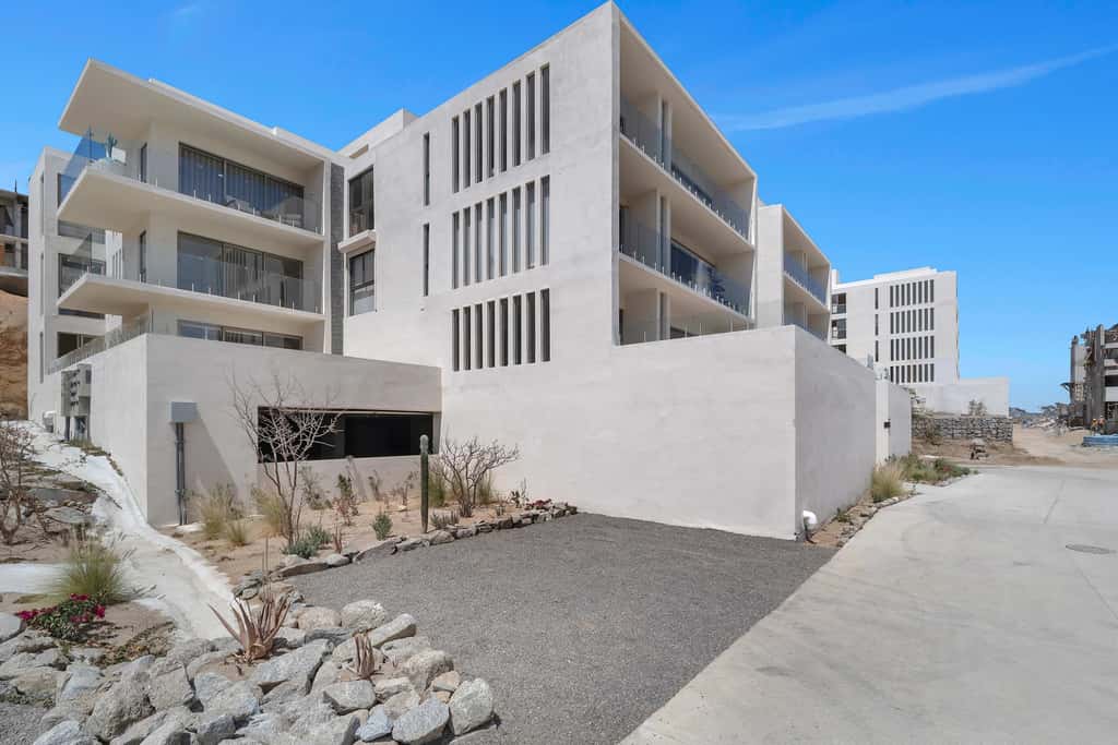 Brand New Pet-Friendly Condo - Private Pool