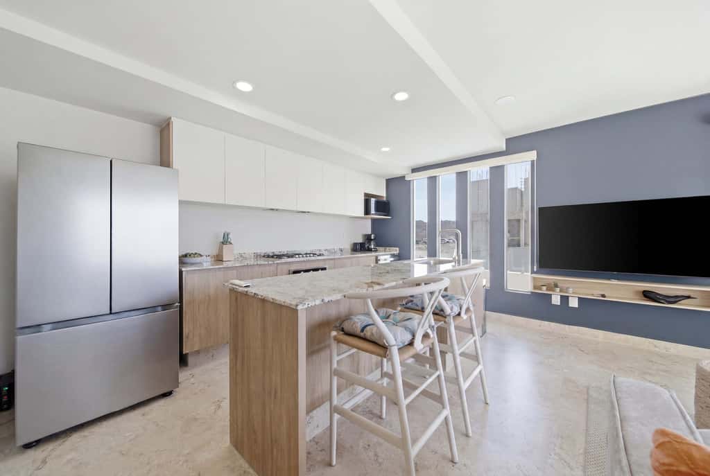 Brand New Pet-Friendly Condo - Private Pool