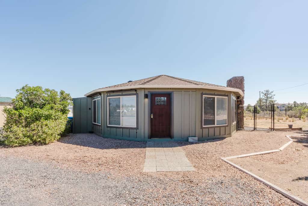 Escape to your private, pet-friendly yurt retreat with mountain views, just minutes from Bend and Sisters.