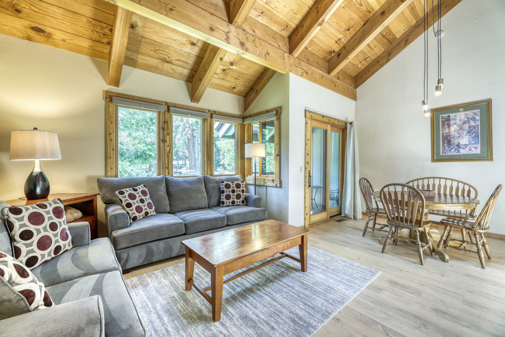 Condo at Granlibakken Tahoe Resort - Ski-In - Ski-Out with Pool, Spa & Minutes from Lake Tahoe