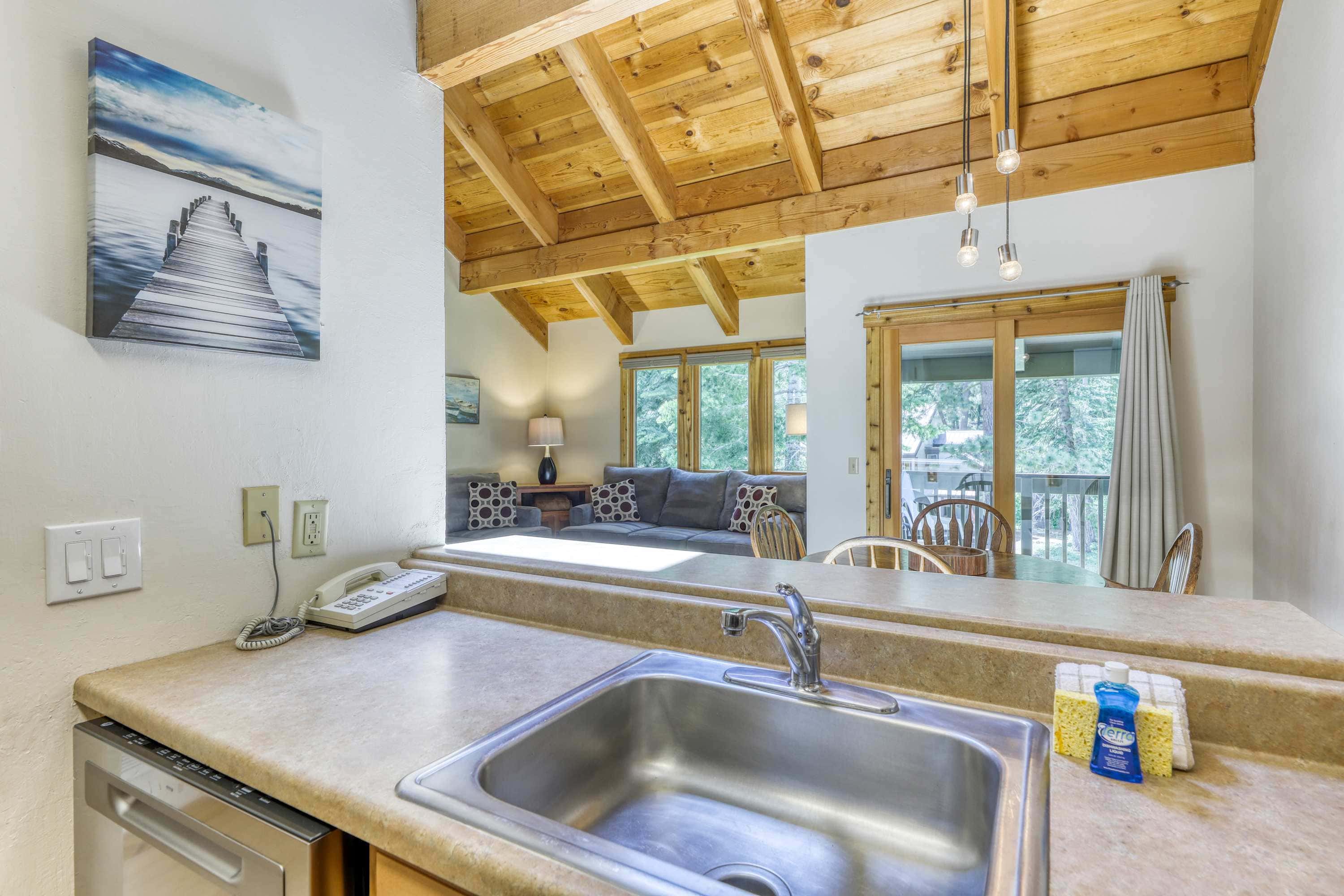 Condo at Granlibakken Tahoe Resort - Ski-In - Ski-Out with Pool, Spa & Minutes from Lake Tahoe