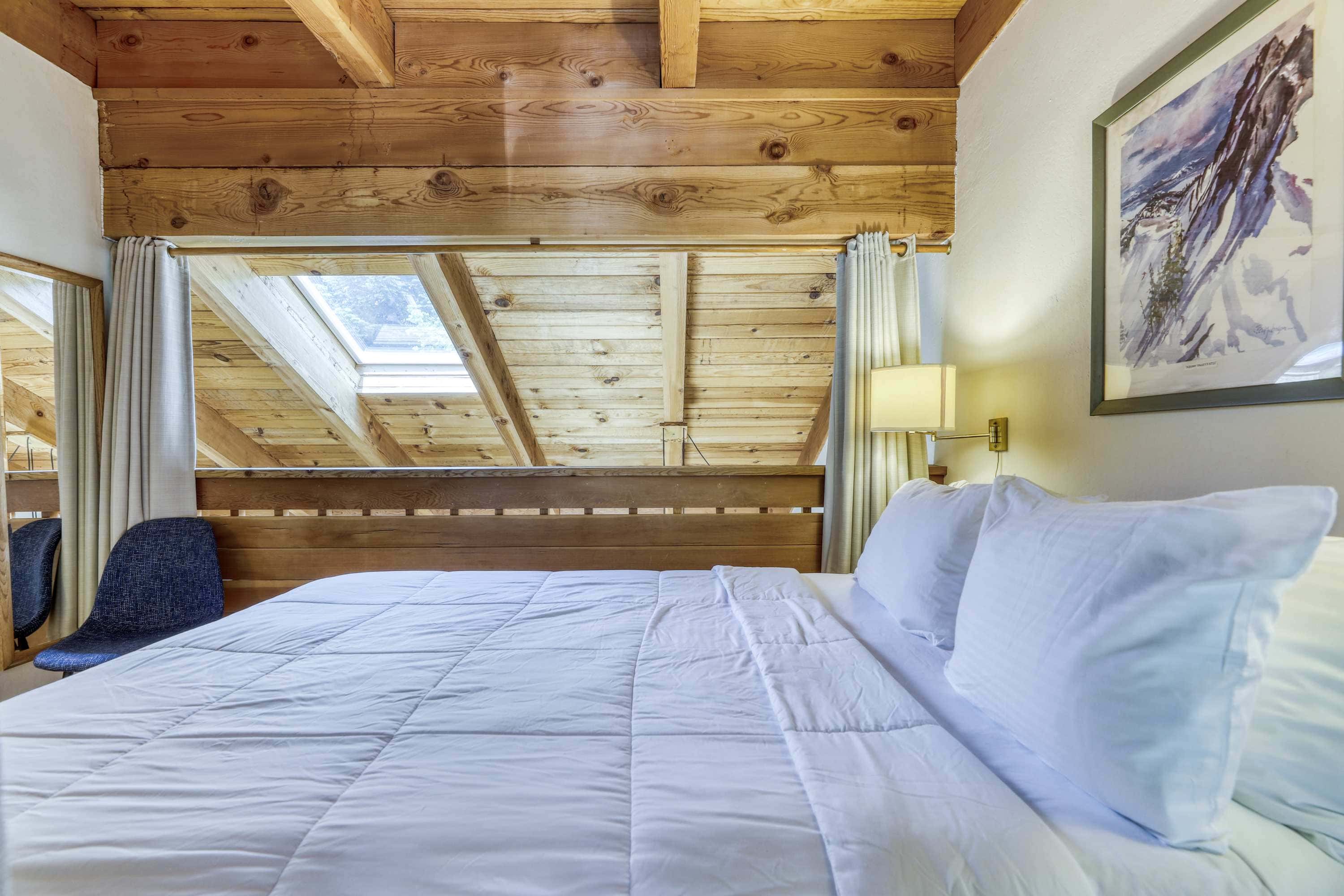 Condo at Granlibakken Tahoe Resort - Ski-In - Ski-Out with Pool, Spa & Minutes from Lake Tahoe