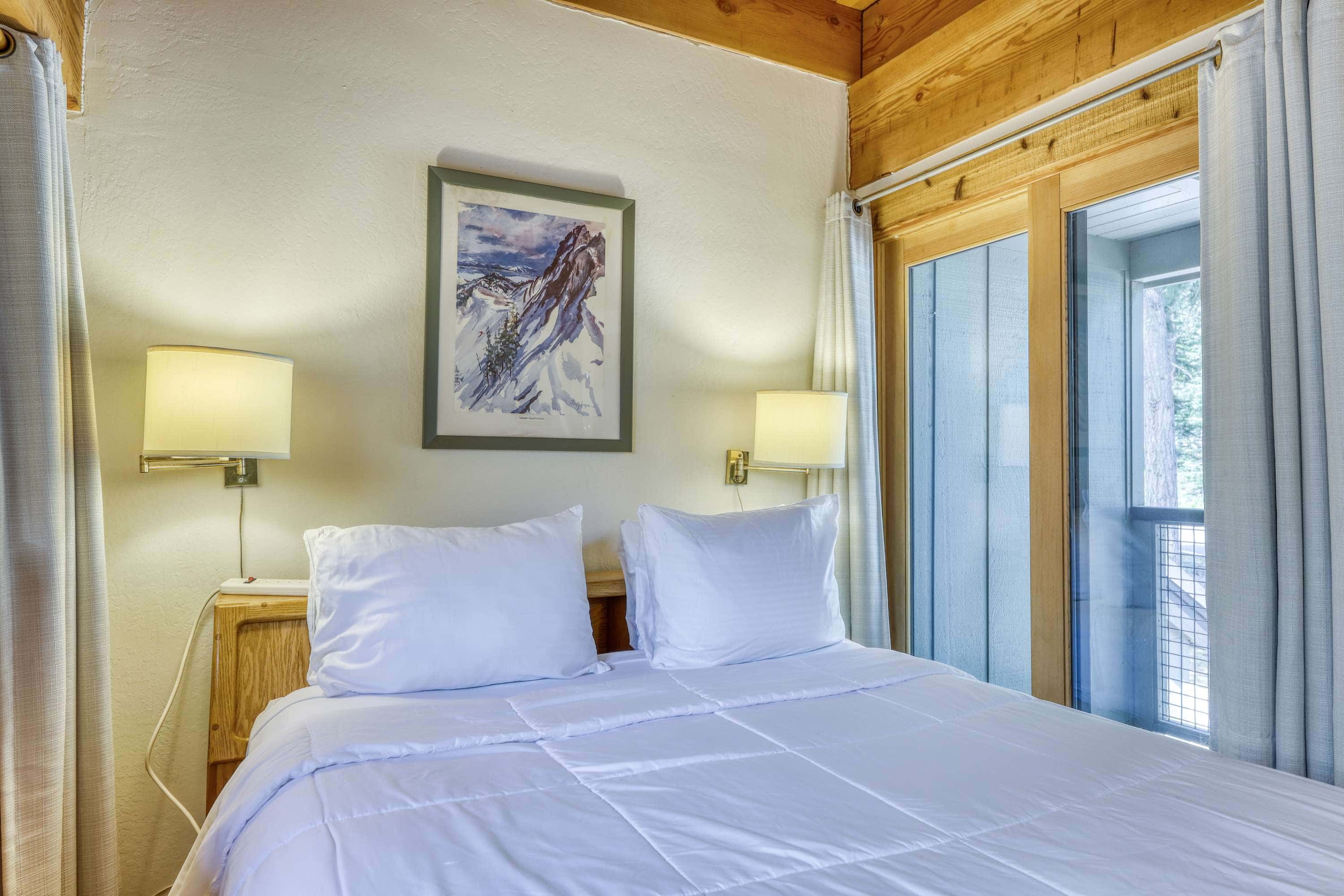 Condo at Granlibakken Tahoe Resort - Ski-In - Ski-Out with Pool, Spa & Minutes from Lake Tahoe
