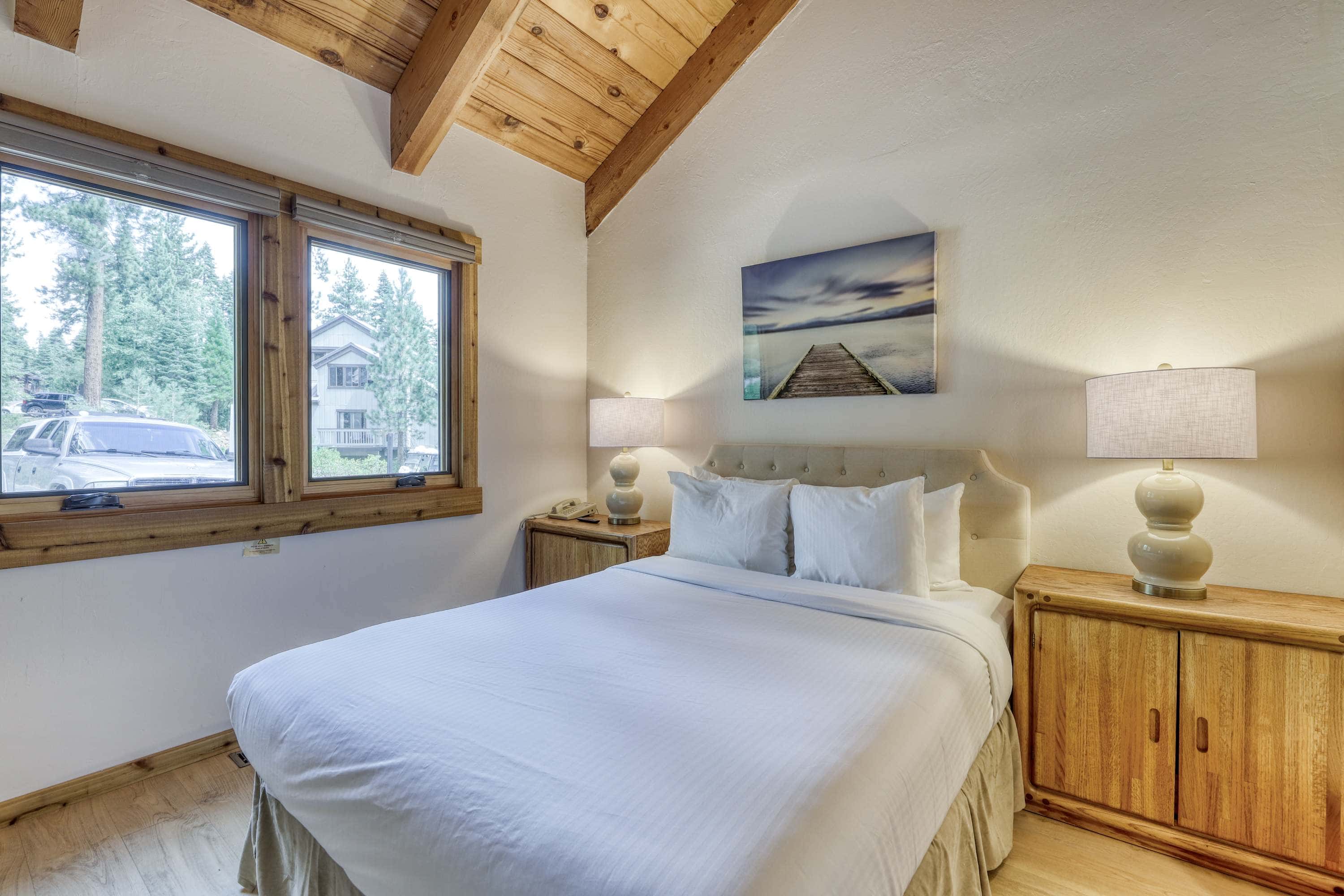 Cozy Studio at Granlibakken Tahoe Resort - Ski-In - Ski-Out with Pool, Spa & Minutes from Lake Tahoe