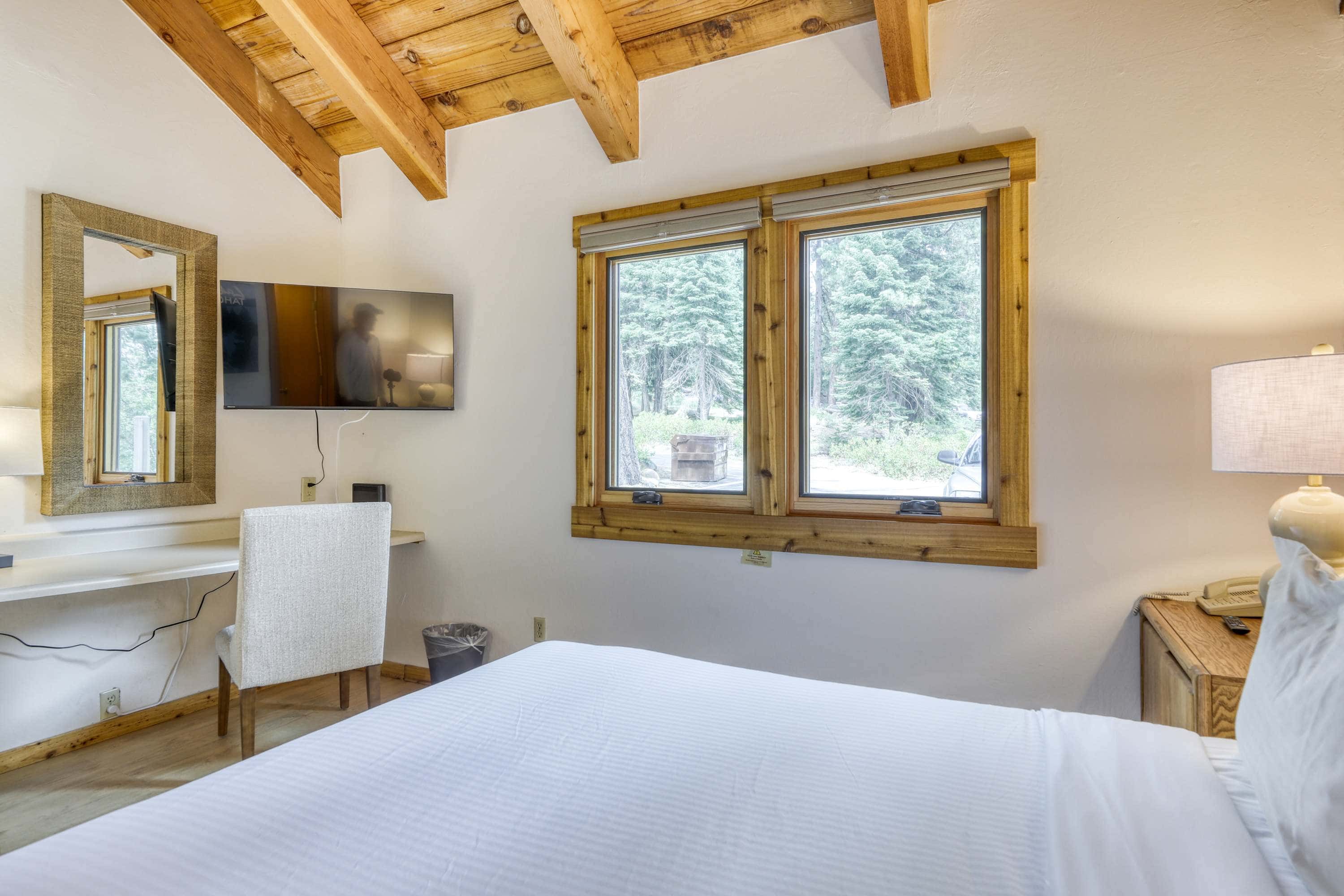 Cozy Studio at Granlibakken Tahoe Resort - Ski-In - Ski-Out with Pool, Spa & Minutes from Lake Tahoe