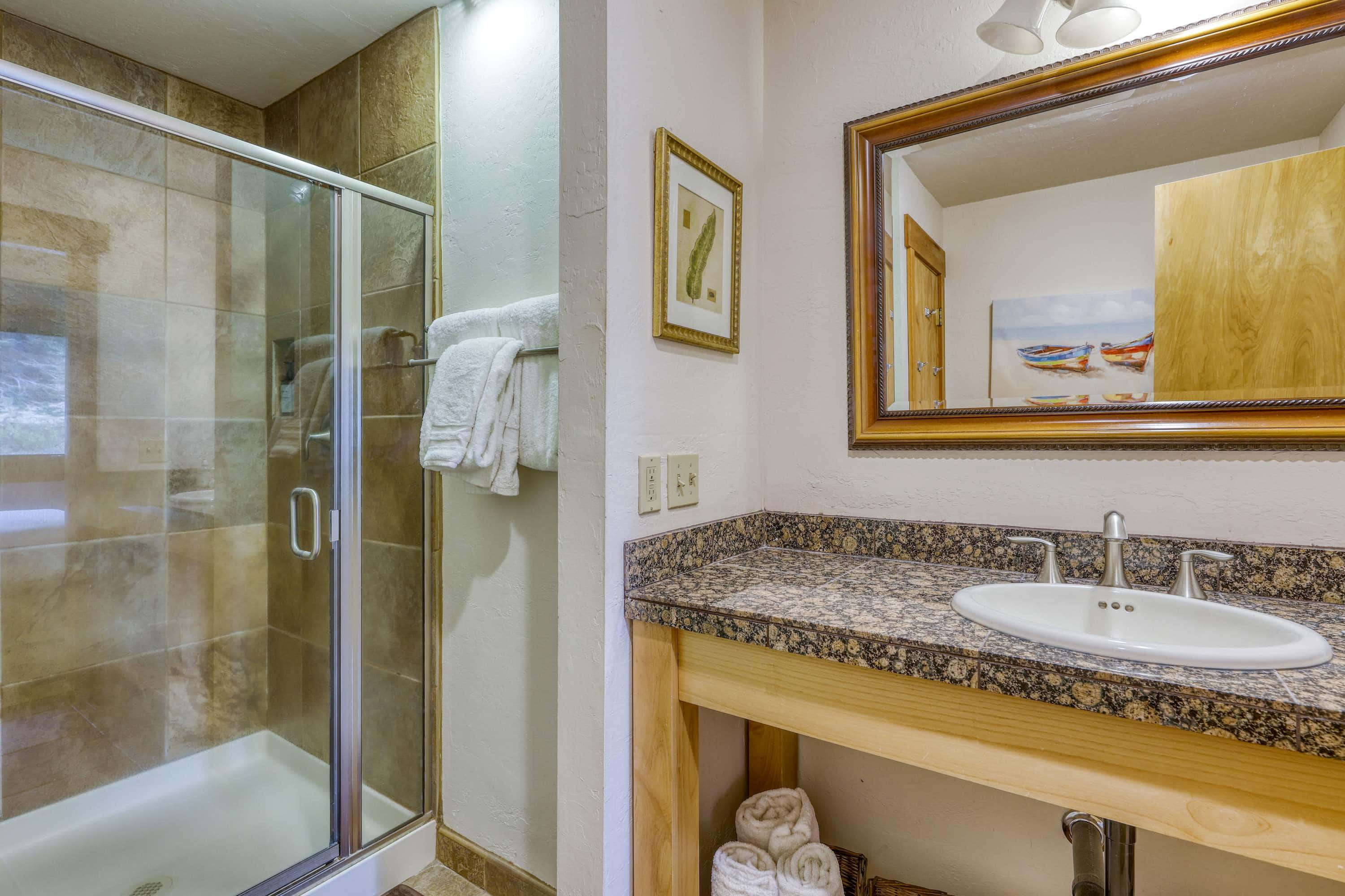 Cozy Studio at Granlibakken Tahoe Resort - Ski-In - Ski-Out with Pool, Spa & Minutes from Lake Tahoe