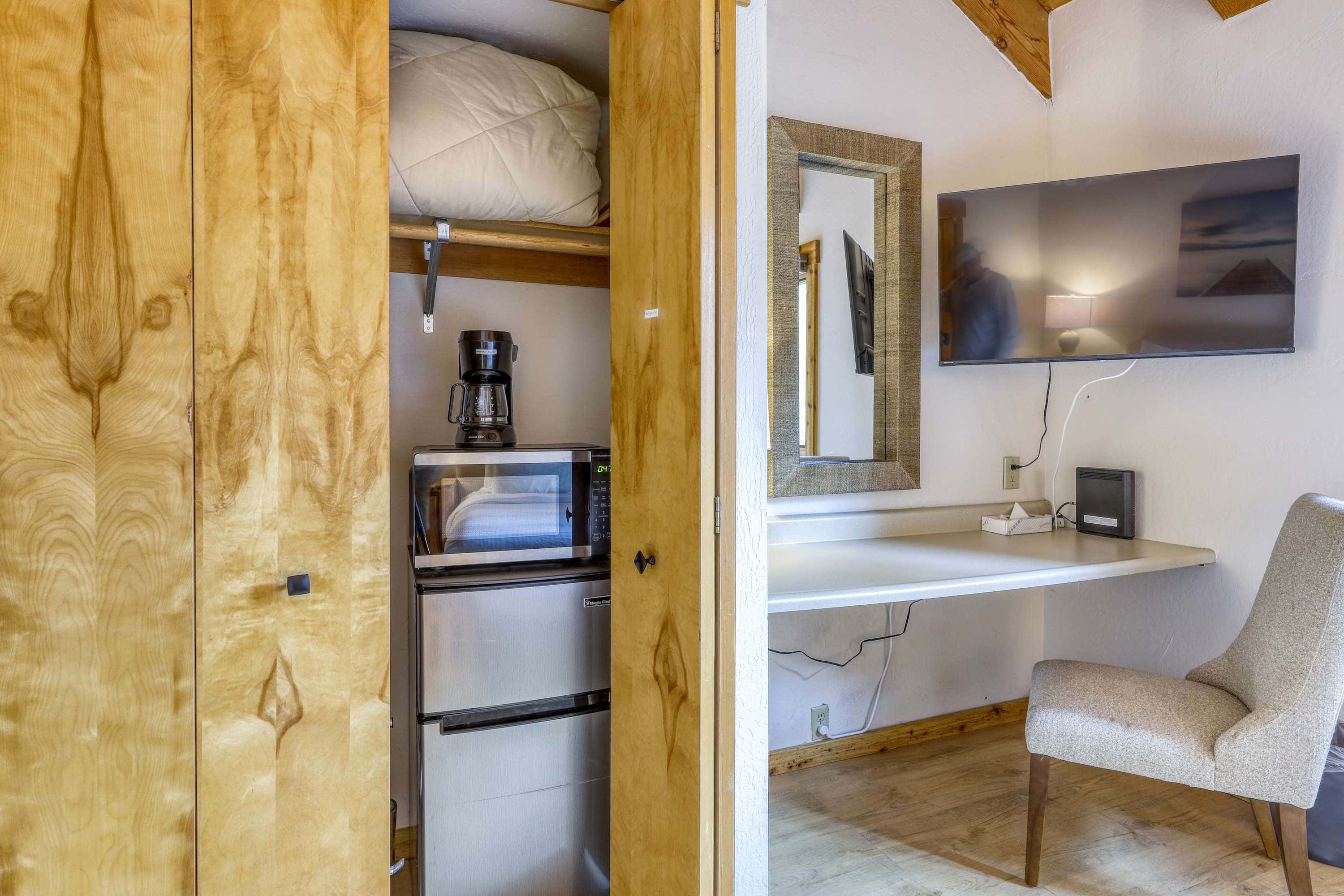 Cozy Studio at Granlibakken Tahoe Resort - Ski-In - Ski-Out with Pool, Spa & Minutes from Lake Tahoe