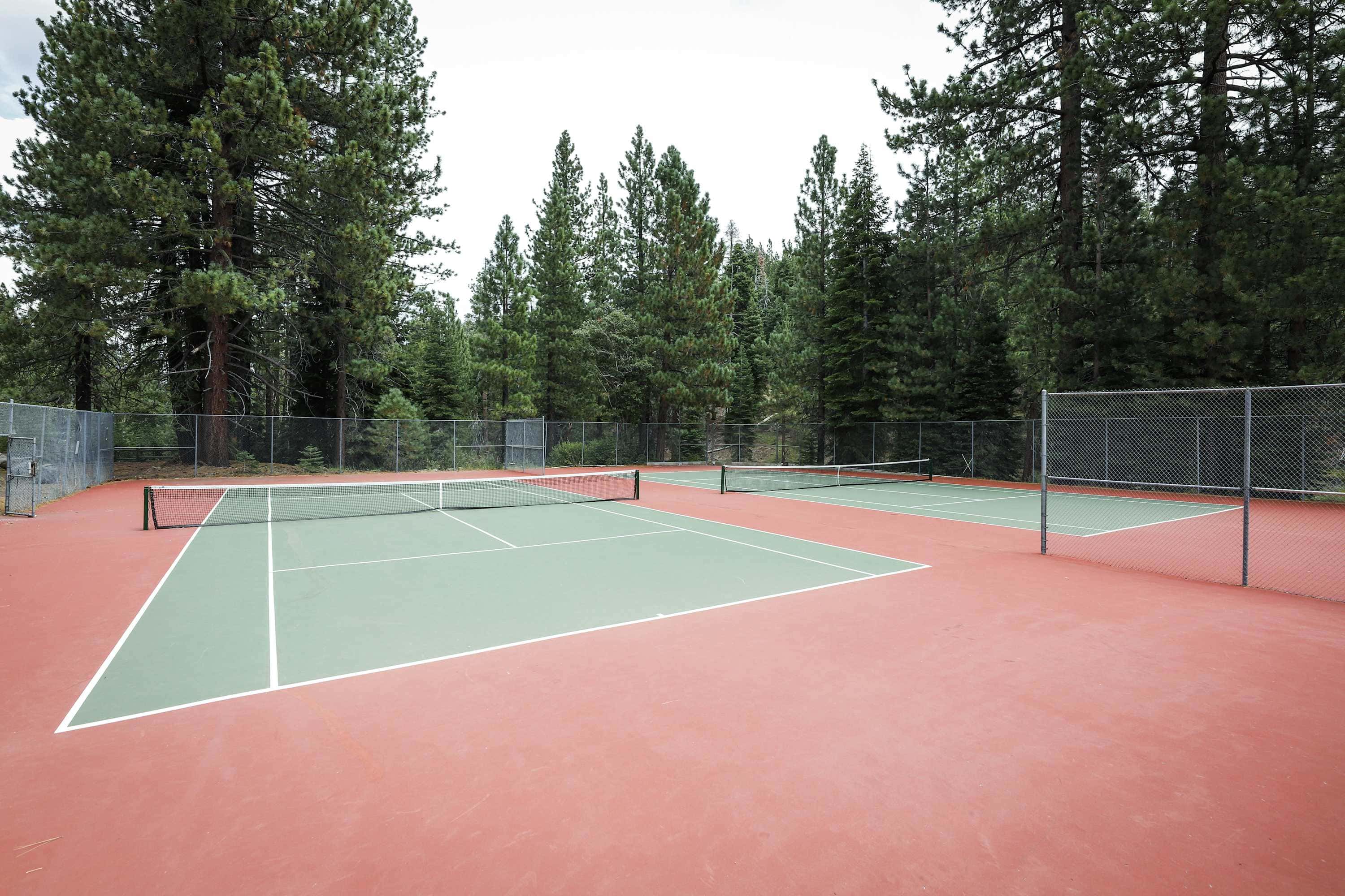 Cozy Studio at Granlibakken Tahoe Resort - Ski-In - Ski-Out with Pool, Spa & Minutes from Lake Tahoe