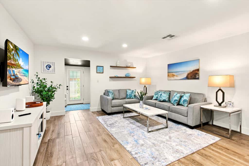 Spacious Waterfront Home - Private Canal Access and Large Yard in Naples