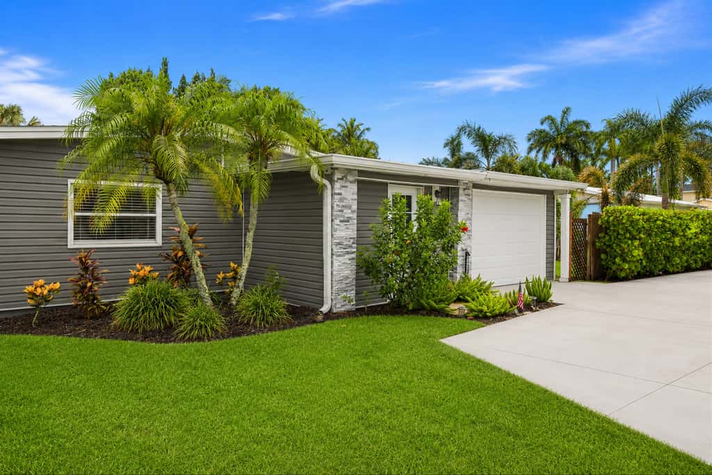 Spacious Waterfront Home - Private Canal Access and Large Yard in Naples