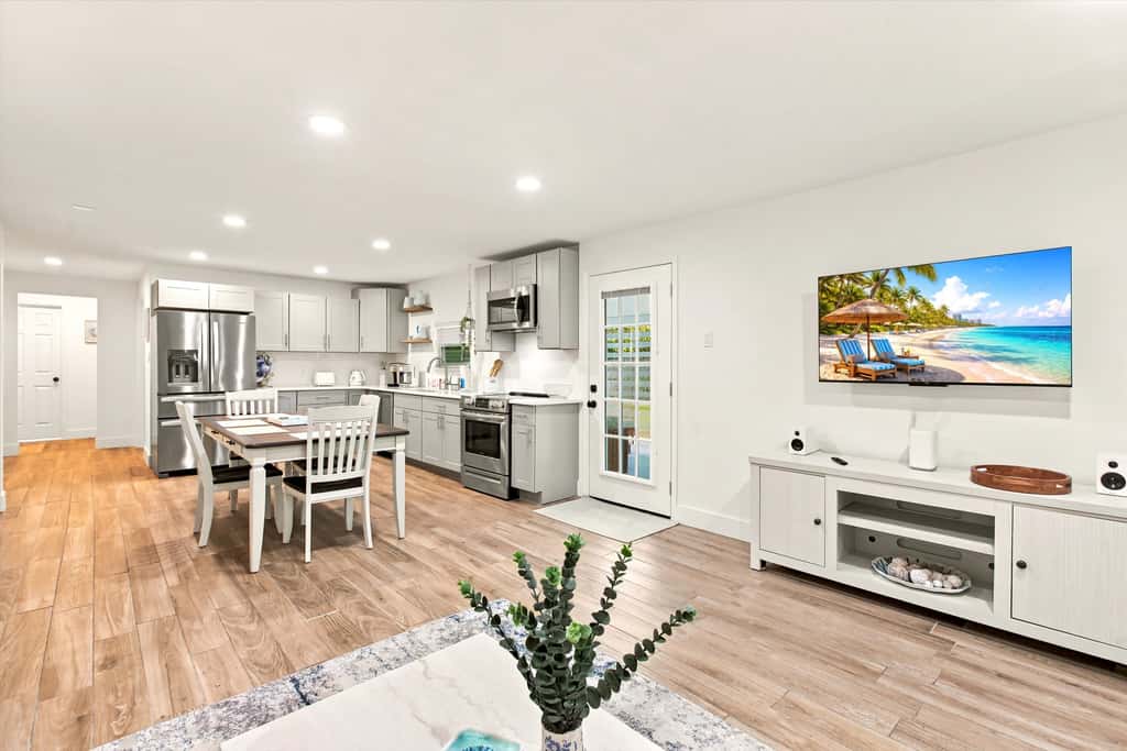 Spacious Waterfront Home - Private Canal Access and Large Yard in Naples