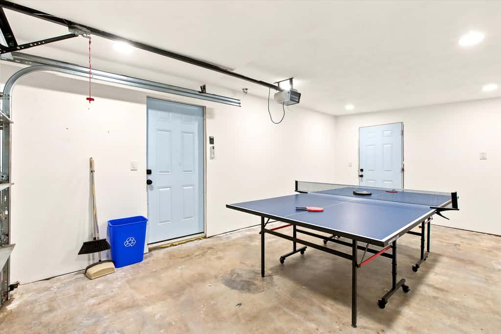 Spacious Waterfront Home - Private Canal Access and Large Yard in Naples